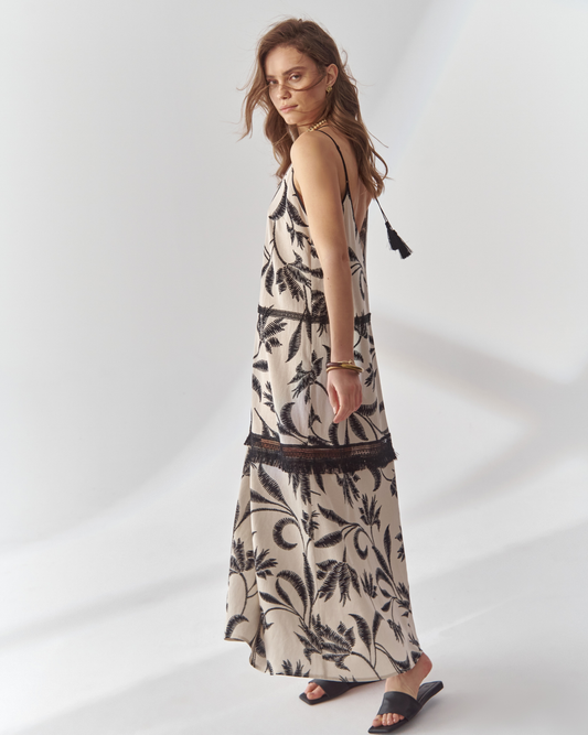 Ligia dress Ecru pattern