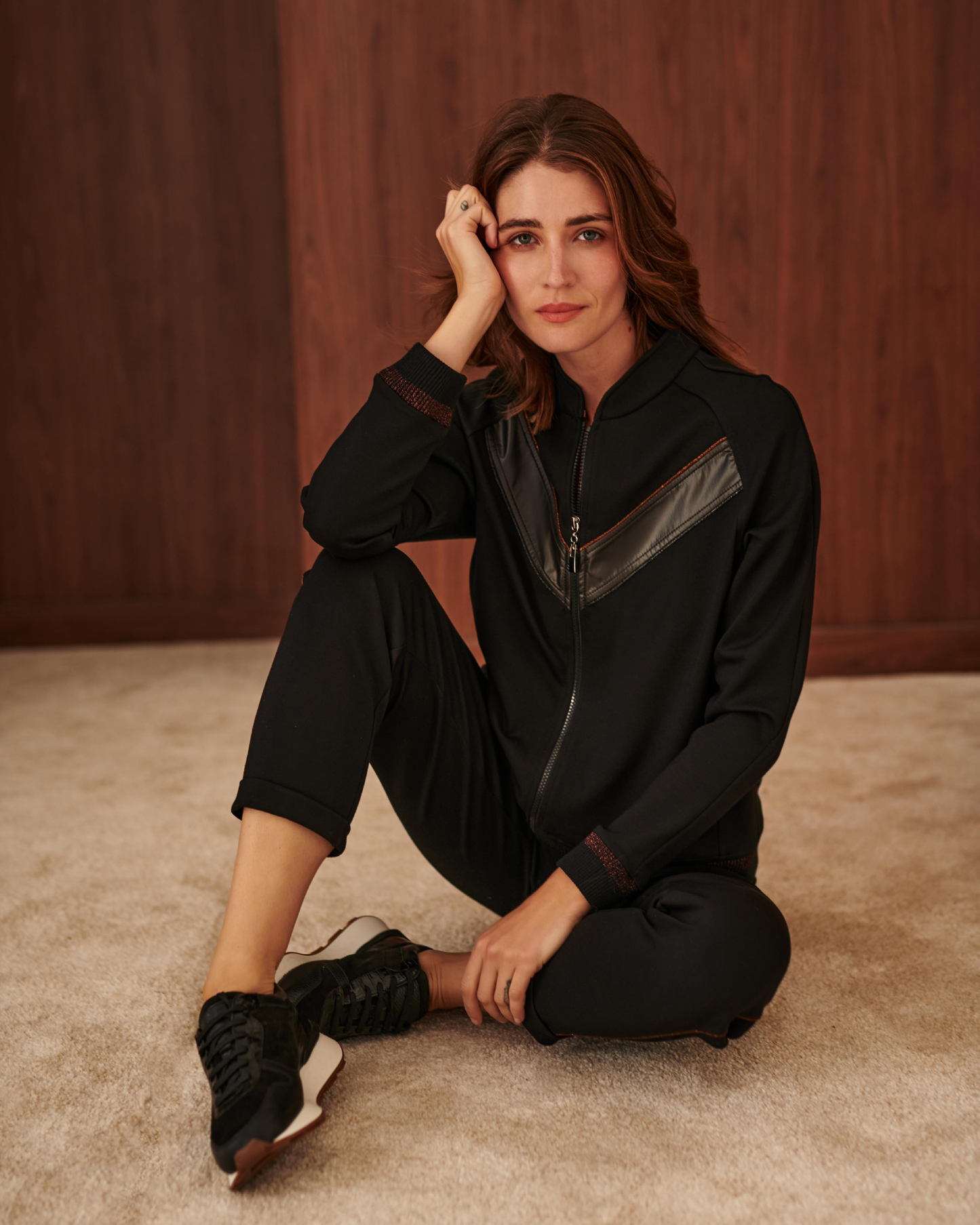 Ebony sweatshirt