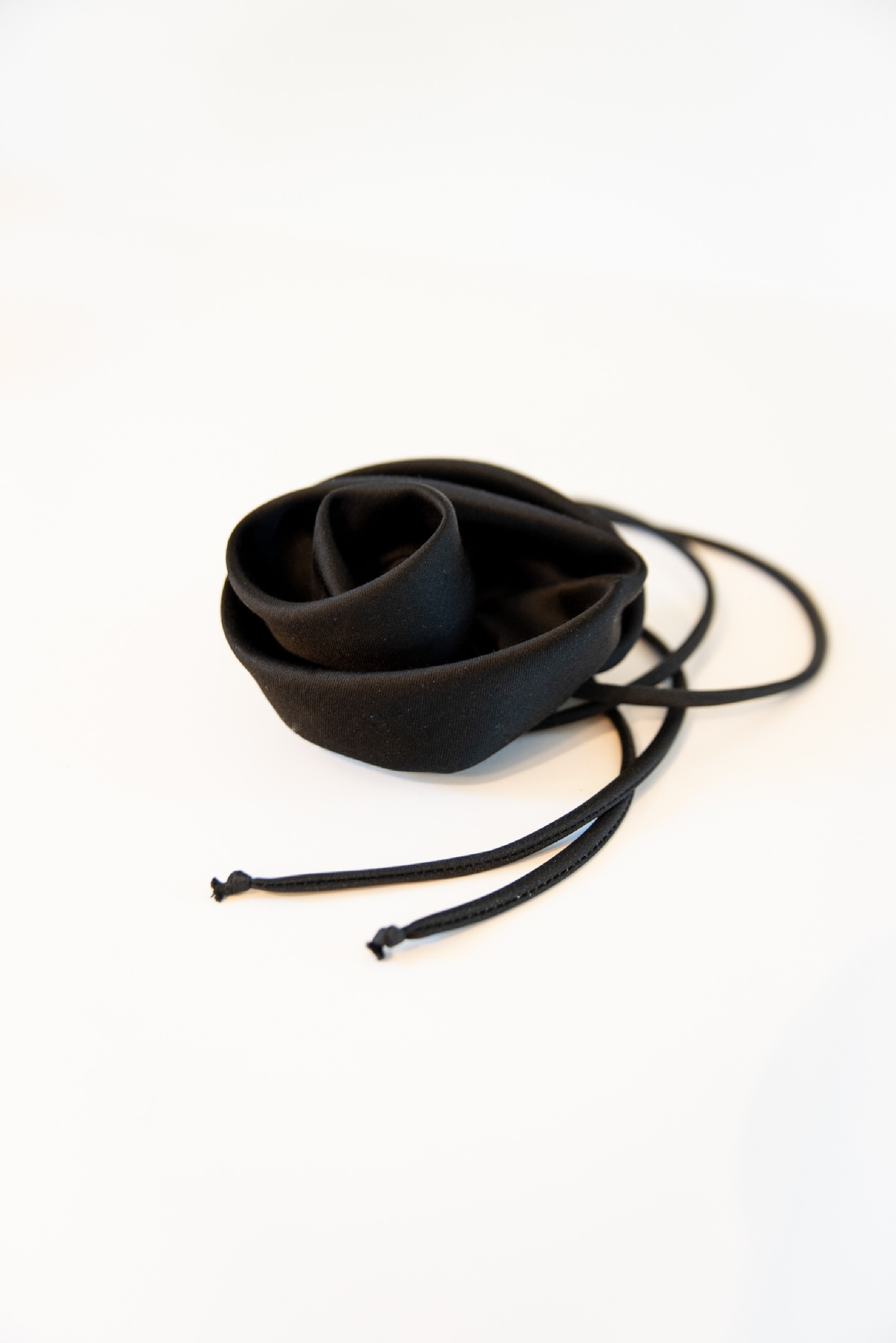 Neck Flower Bella Black