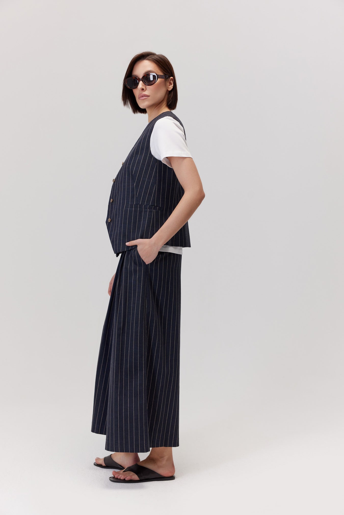 Granatowe spodnie tylu culottes Noti