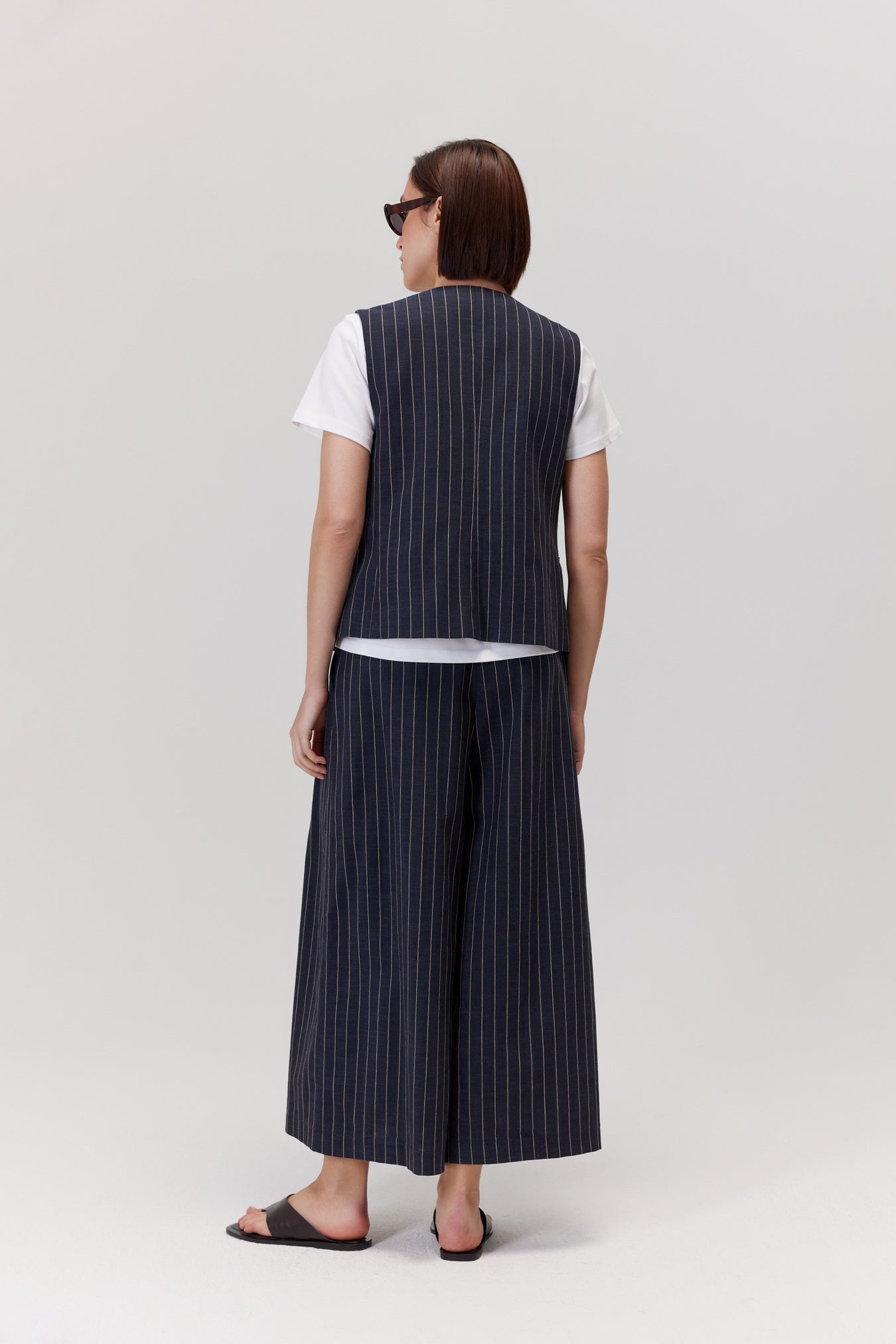 Granatowe spodnie tylu culottes Noti