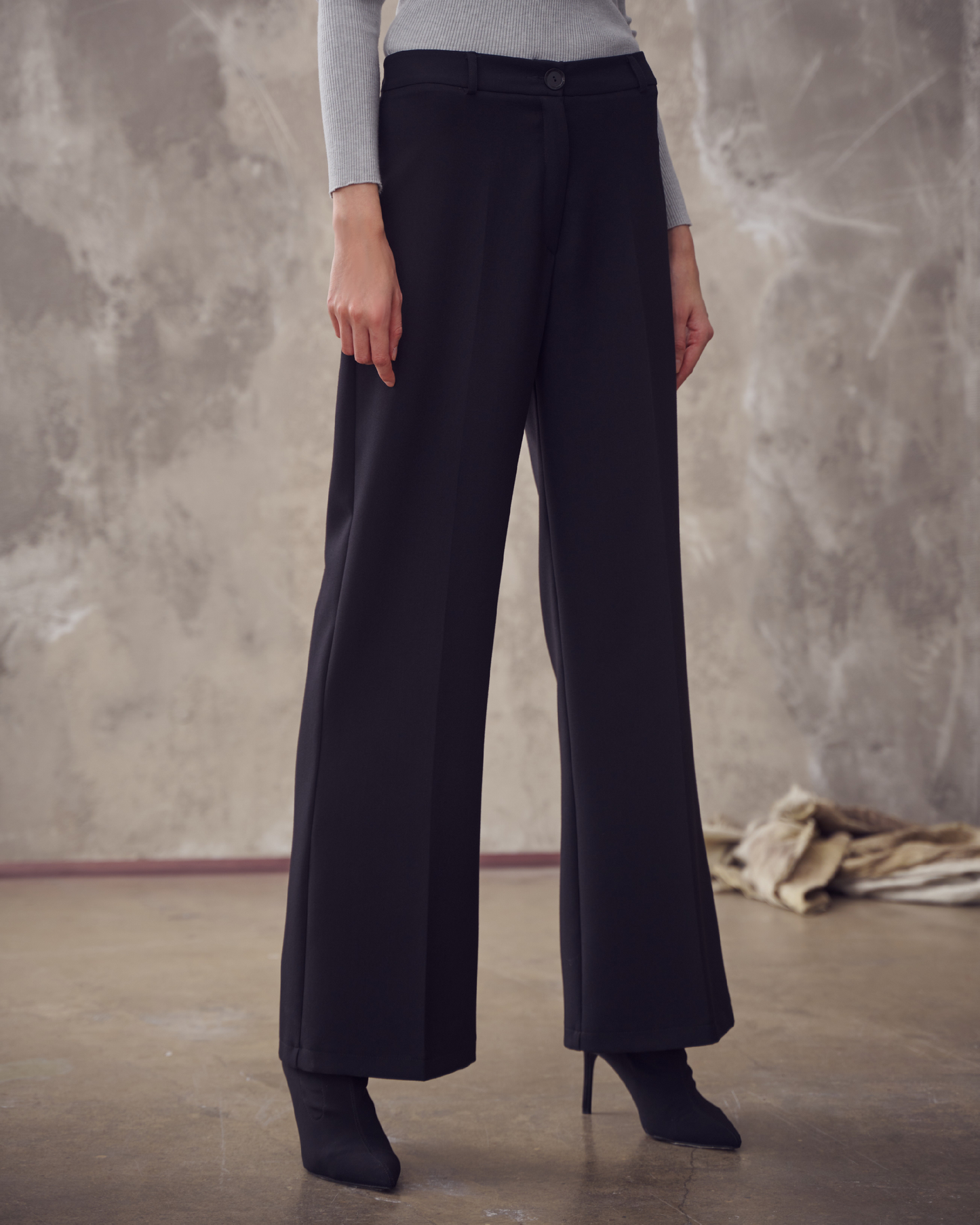 Valdi trousers Black