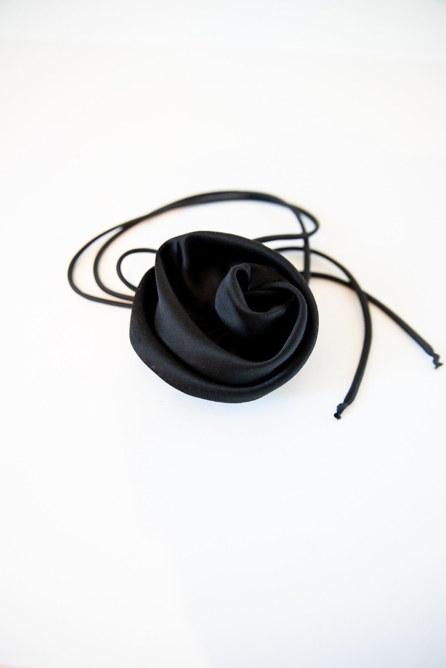 Neck Flower Bella Black