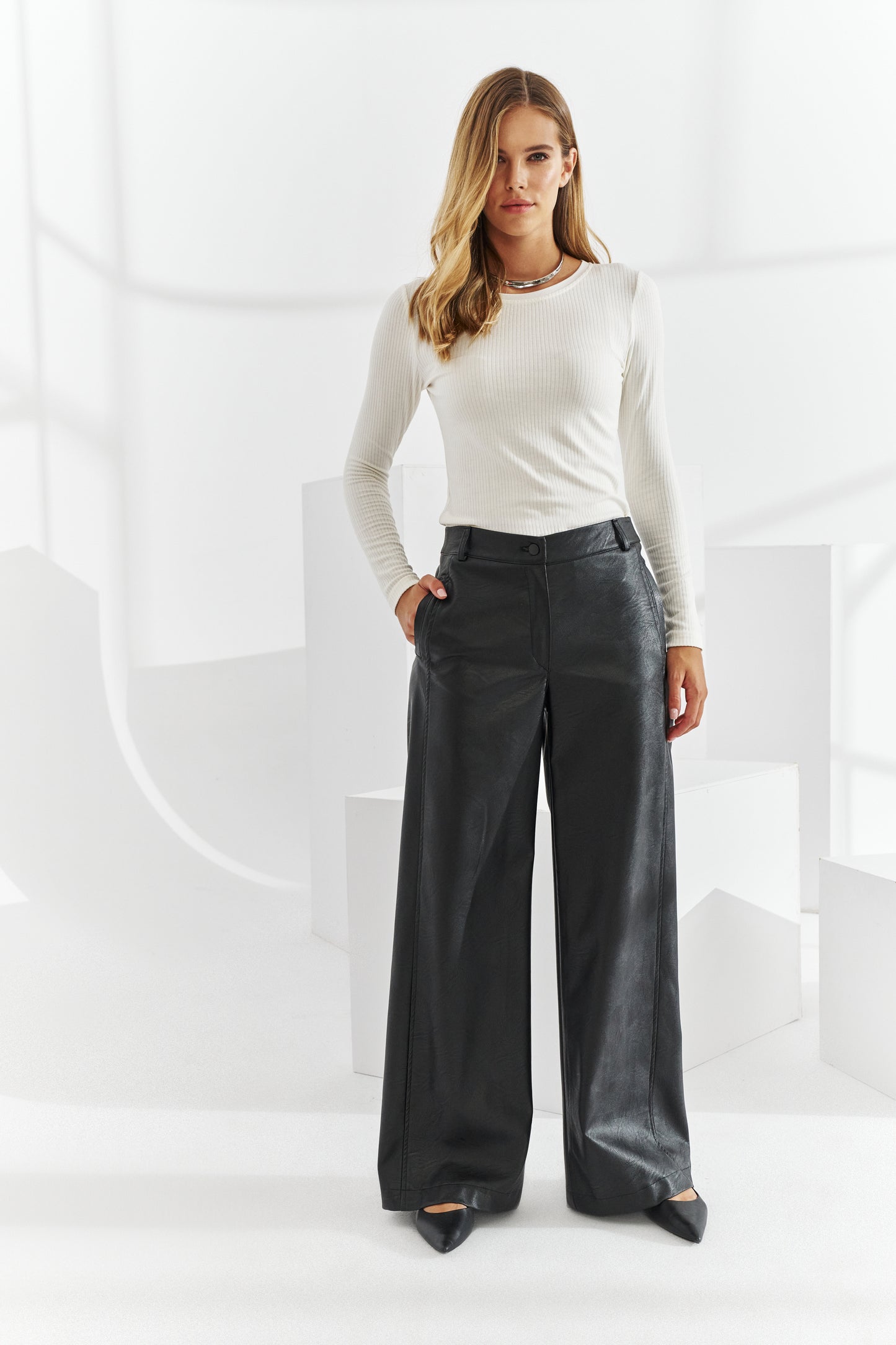 Pantalon en simili cuir Deri, noir