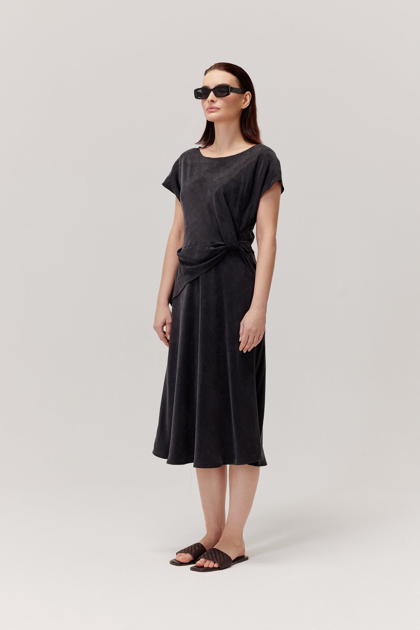 Sukienka midi z marszczeniem Mood czarna – Anataka – Butik online z ...